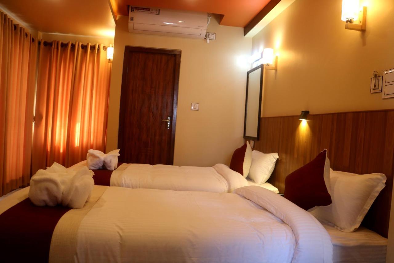 Hotel Family Ties Pvt. Ltd. Katmandú Exterior foto